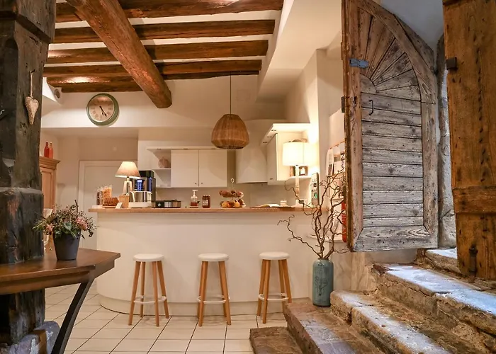 Hameau D'eguisheim 3* إِجويشا